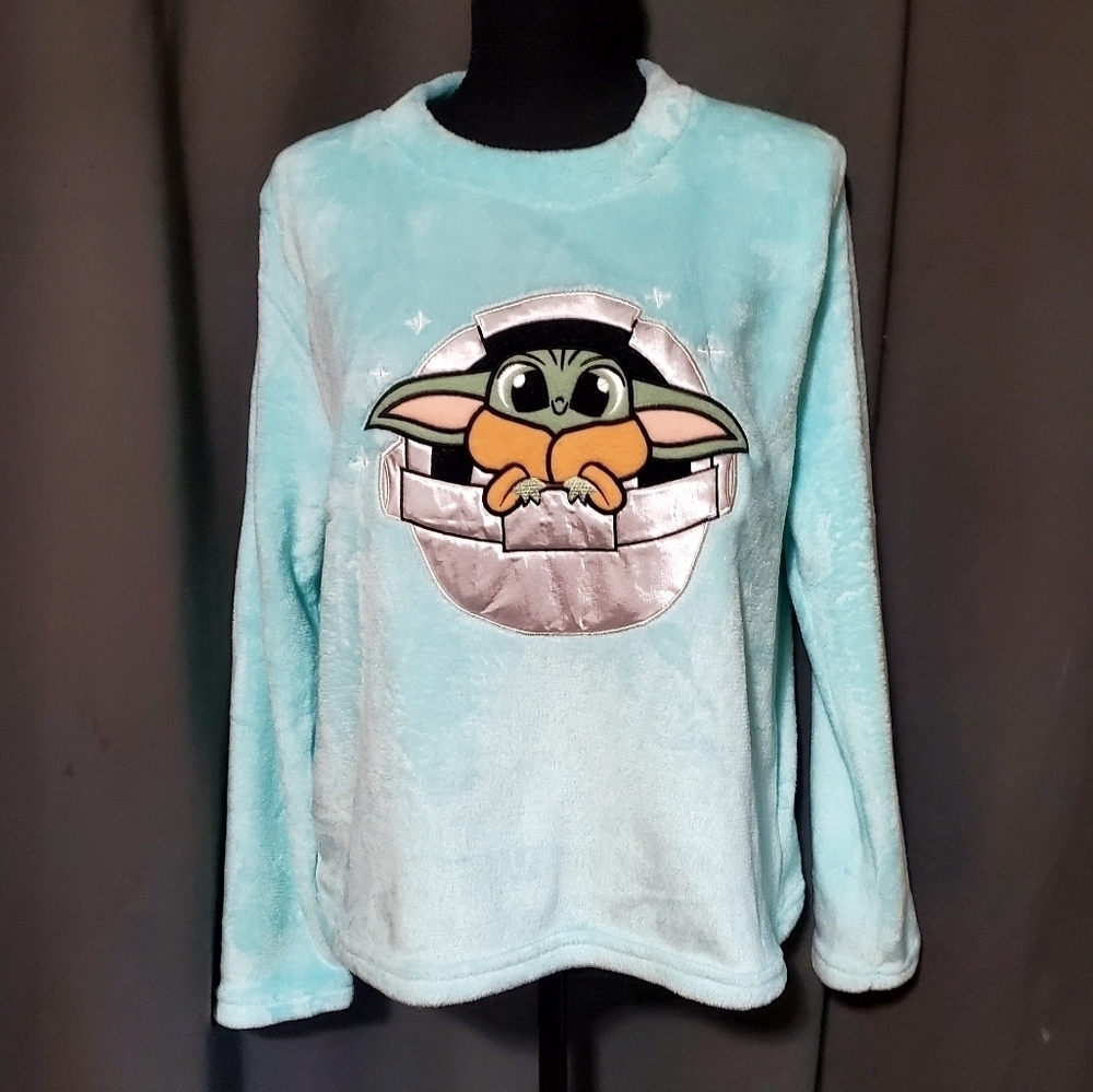 Disney Star Wars Baby Yoda Plush Sleepwear Shirt Medium